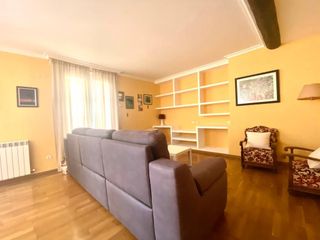 Piso en Travesa mozarabes. Piso con 3 habitaciones con calefaccin
