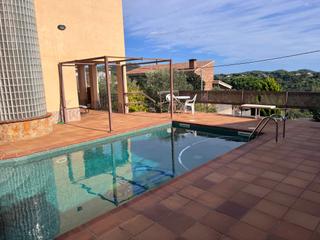 Xalet a Carrer plató 5. Preciosa casa con piscina y vistas al mar!