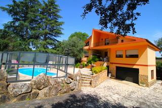 Casa  Carrer carena. Magnifica casa con piscina climatizada.