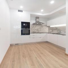 Piso  Avinguda del paral·lel. Magnifico piso para entrar a vivir.