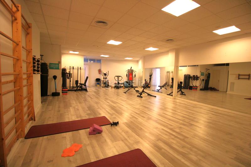 Foto f08b84ac-e214-4e74-be4a-cd19bf7ba374. Local comercial a Centre Blanes