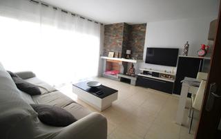 Casa pareada en Mas Baell-Can Carbó. Bonita casa de tres plantas en el pueblo