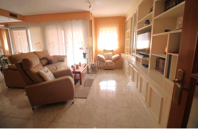 Foto 4e0fb02e-aa90-451e-b357-094bd0e662a3. Piso amplio piso luminoso en el centro en Centre Lloret de Mar