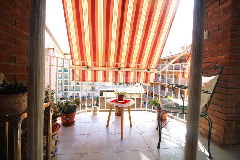 Foto 6462163a-9da9-4bf2-bb70-7cc430b43879. Piso amplio piso luminoso en el centro en Centre Lloret de Mar