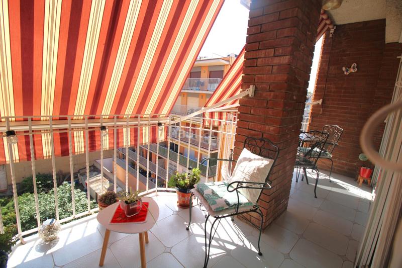 Foto 86ace9a8-13be-4ddf-8a82-a7990b220465. Piso amplio piso luminoso en el centro en Centre Lloret de Mar