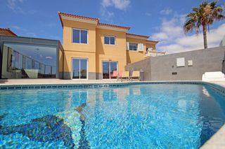 Towny house en El M�dano. Lujosa casa pareada con vistas al mar en el m�dano