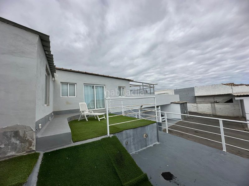 Foto d8889cdc-cc78-4a5f-a844-47820583ea71. Industrial building in calle montañita gómez 5 in Granadilla de Abona