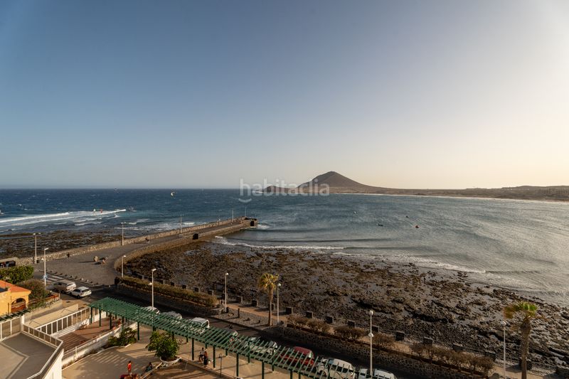 Foto 49f26fc5-ba87-4250-be37-dafa64a2154d. Penthouse in lugar viña del bello 4 in El Médano Granadilla de Abona