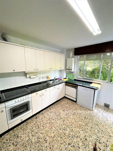 Foto b4aa4043-4a7d-4b0e-89d4-f39252de9b9e. Maison avec parking dans El Arco-Rota-Fonegra Noja