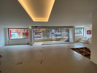 Local commercial en Calle cabruana 13. Local en venta en avils