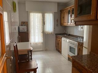 Piso  Calle juan ochoa. Piso en venta en avilés, muy amplio, ideal para familias.