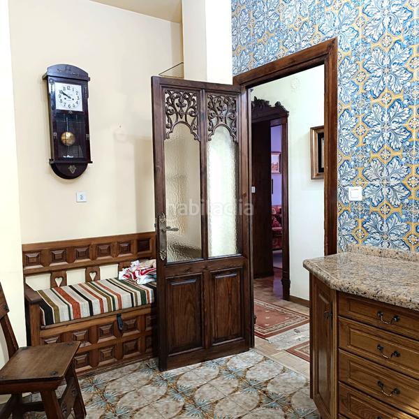 Foto 29556b0e-17ea-44b9-85b6-ae93711d04ee. Piso en avenida principal piso grande y exterior en Palencia