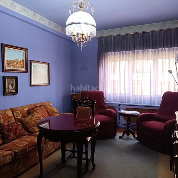 Foto 470197ef-f868-4756-887a-7a94428e4f46. Piso en avenida principal piso grande y exterior en Palencia