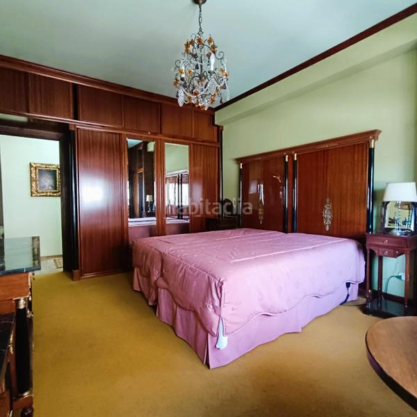 Foto c9d98ee2-d992-49c5-800c-5d2a95c3a6af. Piso en avenida principal piso grande y exterior en Palencia