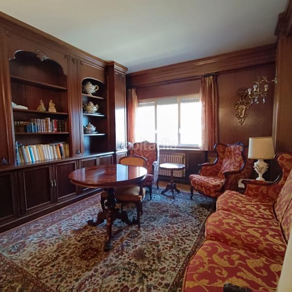 Foto cbd4e191-c325-451e-8c17-7031b2291cb5. Piso en avenida principal piso grande y exterior en Palencia