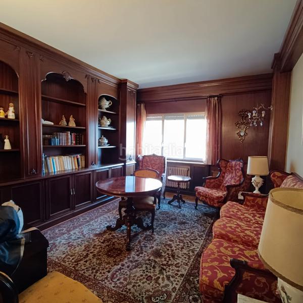 Foto edbc5e5a-e815-4229-9647-b19ddaf1c0ff. Piso en avenida principal piso grande y exterior en Palencia