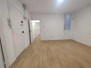 Appartement à El Clot. Piso en av meridiana de 3 habitaciones semireformado