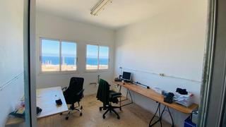 Industrial building en Buenos Aires - Chamber - Las Moraditas. Nave industrial en venta en chamberi, 1 dormitorio.