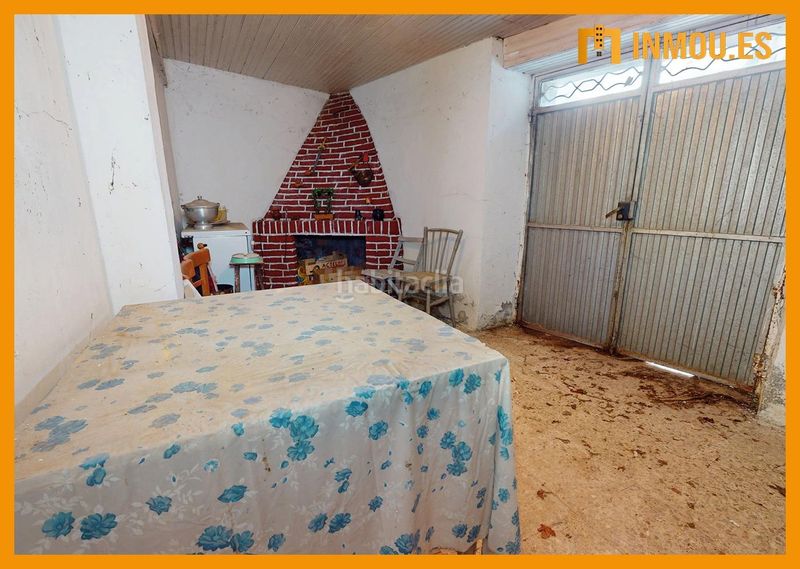 Foto 2f8761eb-5619-440c-9baa-b50b35c07147. Casa adossada a Celanova