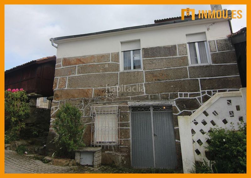 Foto a5c18aed-32d5-465e-a757-19732de3a79b. Casa adossada a Celanova