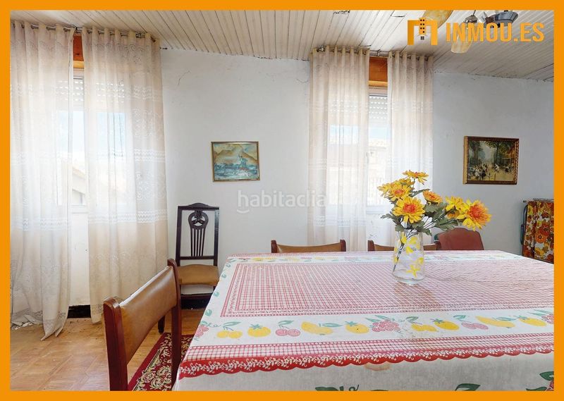 Foto e6a23430-e873-4fcc-a567-7320c32101c7. Casa adossada a Celanova