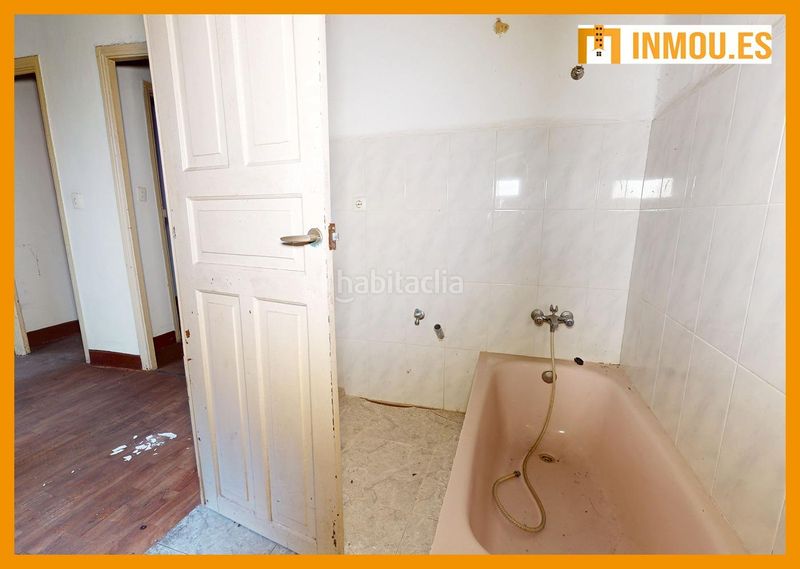 Foto d0cacaec-c318-4d3b-9b7d-1cc94293b6be. Edifici a Couto Ourense