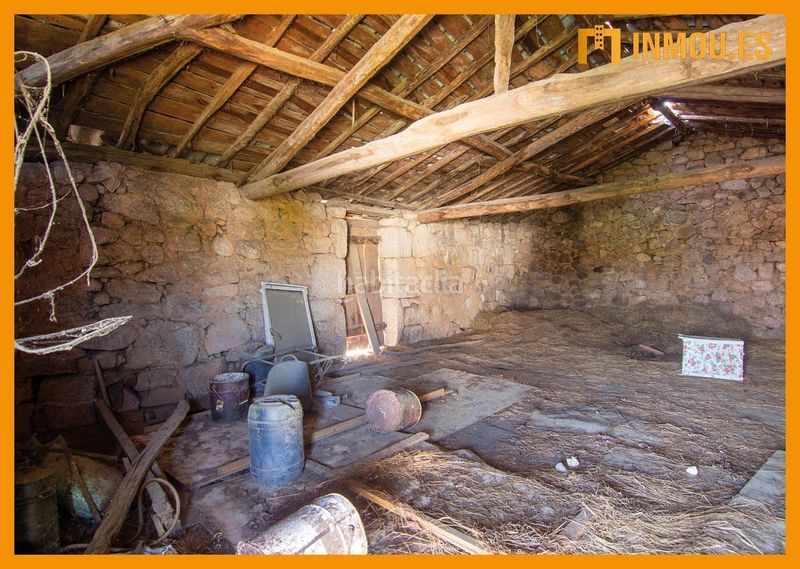 Foto 8e760c12-fb4f-4510-aa14-43bb2e1c83b8. Casa adossada a Barbadás