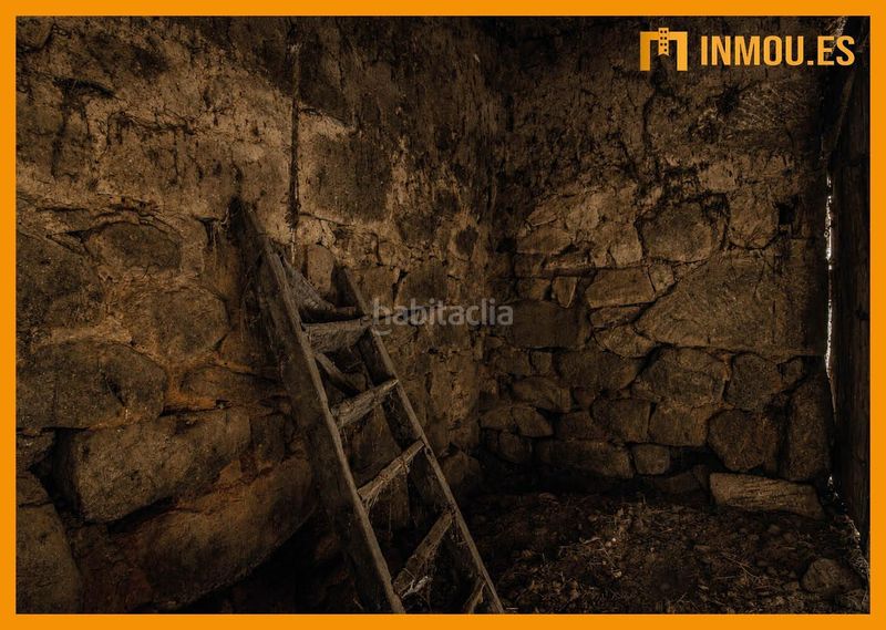 Foto f3d0a5f0-f582-4910-a823-05eeb75562d6. Casa adossada a Barbadás