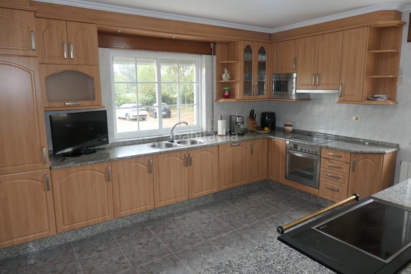 Foto caa8fb8b-b677-4885-b3ea-1119fd70fe40. Chalet con riscaldamento parcheggio in Friol