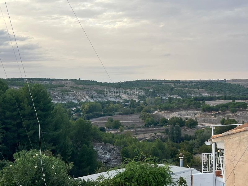 Foto 22924070-72dc-48a8-b8dc-371fdd8bd1e3. Casa amb xemeneia aparcament a Valdeganga