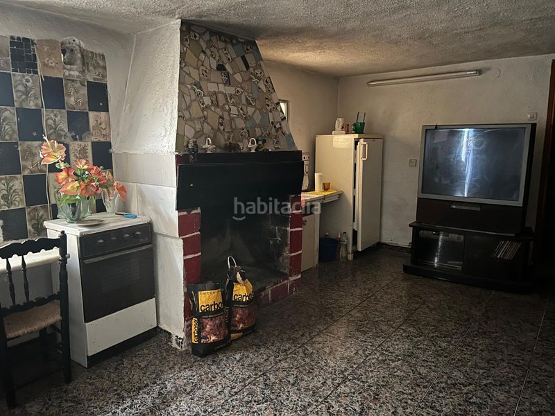 Foto 8edbd23c-0502-4680-884f-af3f06b8fbc4. Casa amb xemeneia aparcament a Valdeganga