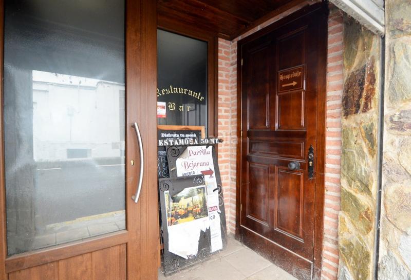 Foto 89a5ffcf-9008-4cb4-ae4d-e030d995e02c. Local comercial urbis te ofrece un magnífico local comercial disponible en el centro salamanca en Béjar