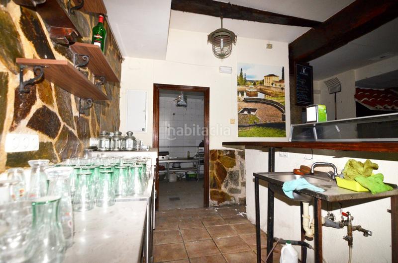 Foto ffeaac06-3f9b-47e1-aff3-a3d553a8251e. Local comercial urbis te ofrece un magnífico local comercial disponible en el centro salamanca en Béjar