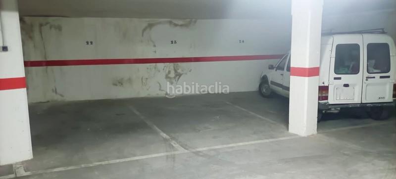 Foto cb9ecebf-86c0-4bec-bb2c-832ae11e4bba. Aparcament cotxe a Alba de Tormes