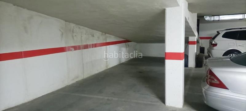 Foto cd913cac-a268-44e0-b38e-ead161f16399. Aparcament cotxe a Alba de Tormes