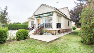 Chalet à Castellanos de Villiquera. Urbis te ofrece un amplio chalet en venta en castellanos de vill