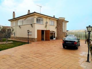 Xalet a Castellanos de Villiquera. Urbis te ofrece un chalet independiente en venta en castellanos