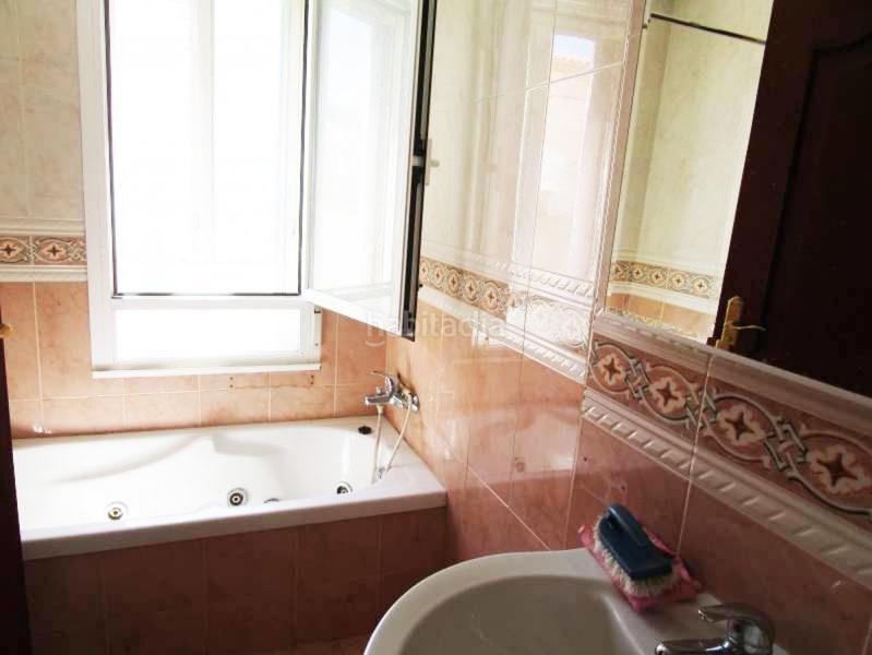 Foto 3dd41366-b9c2-4969-b26f-36db4cc2d00e. Casa adosada urbis te ofrece un estupendo adosado en nuevo naharros, , salamanca. en Pelabravo