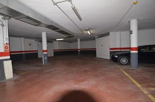 Parking voiture à Villares de la Reina. Urbis te ofrece unas plazas de garaje abiertas en aldeaseca de l