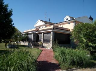 Xalet a Castellanos de Villiquera. Urbis te ofrece un chalet independiente en venta en castellanos