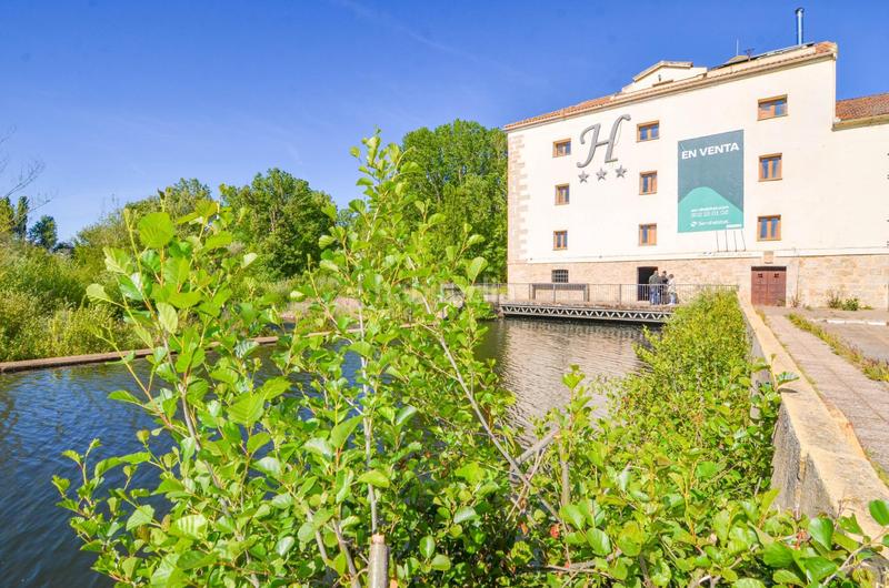 Foto 7c893b90-bc25-4cd3-9eb2-c6b2f25187e0. Edifici a Ciudad Rodrigo