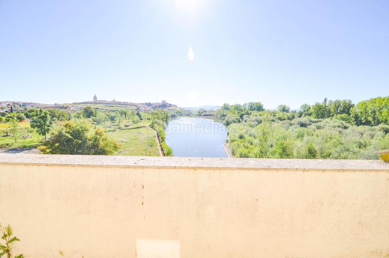 Foto dde9e7c2-d658-4b27-bba3-99fd0fa78f7d. Edifici a Ciudad Rodrigo