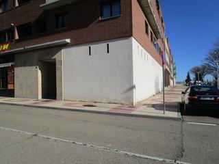 Local Comercial a Carbajosa de la Sagrada. Urbis te ofrece un amplio local comercial en venta en carbajosa