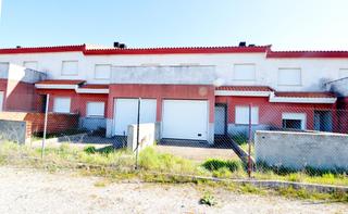 Casa adossada a Fuentes de Oñoro. Urbis te ofrece unas estructuras en venta en fuentes de oñoro, s