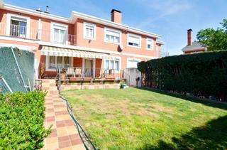 Casa adossada a Santa Marta de Tormes. Urbis te ofrece un chalet adosado en venta en zona valdelagua, s