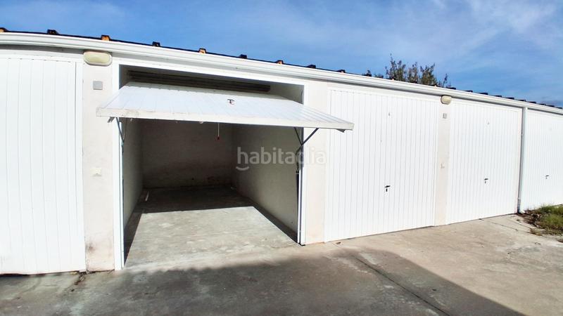 Foto b01670d2-6946-450d-b126-40e91dea4401. Aparcament cotxe a Zarapicos