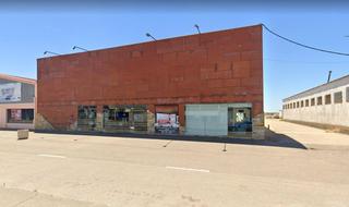 Bâtiment à usage industriel à Roales. Urbis te ofrece una nave industrial en venta en roales del pan,