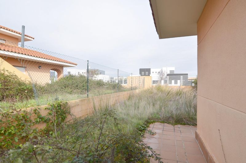 Foto 9b74e299-cc3a-4fe5-ac5c-ef076470bb01. Casa aparellada amb aparcament a Carrascal de Barregas