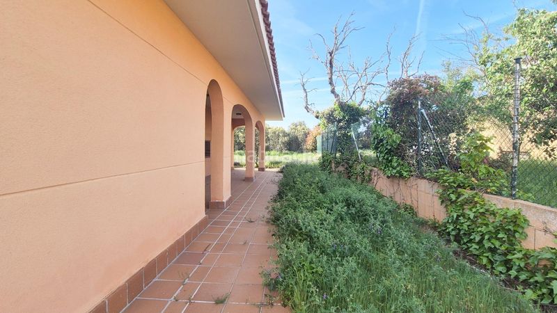 Foto a860599e-3578-44bf-95da-b60e3970feb6. Casa aparellada amb aparcament a Carrascal de Barregas