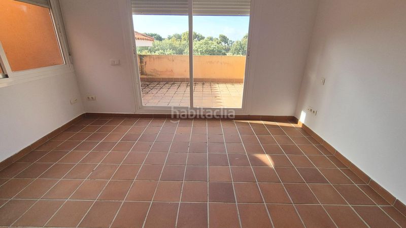 Foto eae4e04f-1fba-434e-97e2-27a47501fb2a. Casa aparellada amb aparcament a Carrascal de Barregas